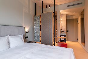 MIANO Hotel & Bar
