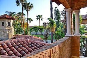 Apogee Boutique Hotel & Spa