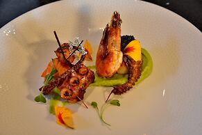 Apogee Boutique Hotel & Spa