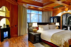 Apogee Boutique Hotel & Spa