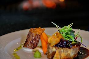 Apogee Boutique Hotel & Spa