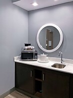 Hampton Inn & Suites Houston East Beltway 8