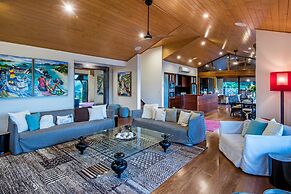 Iluka Luxury House With Ocean Views On Half Acre With Pool And Two Gol