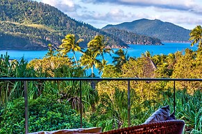 Iluka Luxury House With Ocean Views On Half Acre With Pool And Two Gol