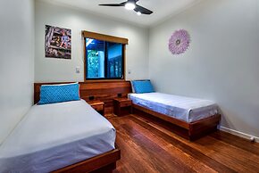 Iluka Luxury House With Ocean Views On Half Acre With Pool And Two Gol