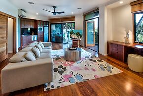 Iluka Luxury House With Ocean Views On Half Acre With Pool And Two Gol