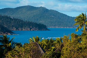 Iluka Luxury House With Ocean Views On Half Acre With Pool And Two Gol