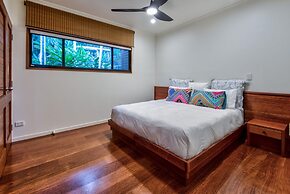 Iluka Luxury House With Ocean Views On Half Acre With Pool And Two Gol