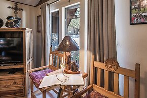 Cowboys Indians and Outlaws by Vtrips