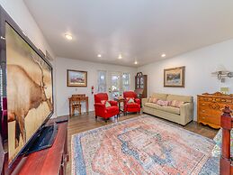 Hill Top Mountain View