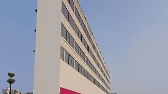 Hotel Mani International