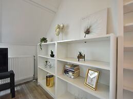 Modern Holiday Home in Wolphaartsdijk With Private Garden