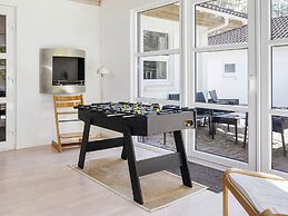 8 Person Holiday Home in Hojslev-by Traum