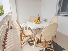 Lovely Holiday Home in Okrug Gornji near Sea