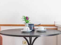 Lovely Holiday Home in Okrug Gornji near Sea