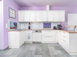 Picturesque Villa in Verteneglio With Pool