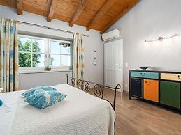 Picturesque Villa in Verteneglio With Pool