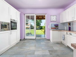 Picturesque Villa in Verteneglio With Pool