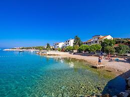 Seaside Apartment in Mandre