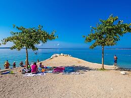 Seaside Apartment in Mandre