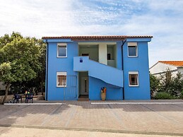 Seaside Apartment in Mandre