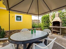 Lovely Apartment in Mandre With Barbecue