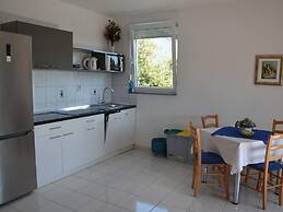 Inviting Apartment in Mandre With Terrace