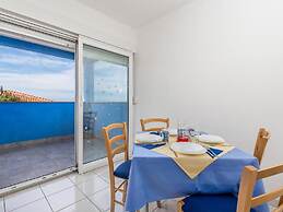 Inviting Apartment in Mandre With Terrace