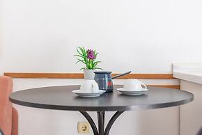 Relaxing Apartment in Okrug Gornji near Mavarstica Beach