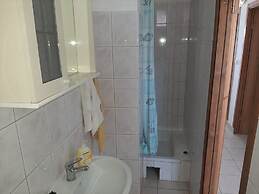 Comfortable Holiday Home in Okrug Gornji