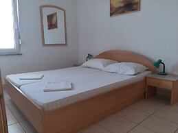 Comfortable Holiday Home in Okrug Gornji