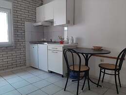 Lovely Apartment in Okrug Gornji near Bocici Beach