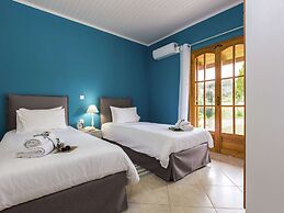 2 Villas Complex, Private Pool, Ideal for Groups!