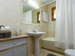 2 Villas Complex, Private Pool, Ideal for Groups!