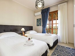 2 Villas Complex, Private Pool, Ideal for Groups!