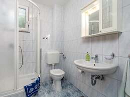 Pretty Apartment in Mandre With Barbecue