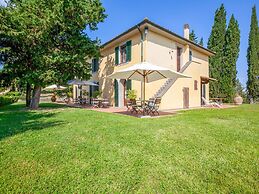 Splendid Holiday Home in Orciatico with Hot Tub & Pool