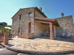 Charming Assisi Stay With Views