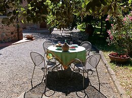 Belvilla by OYO Leccio