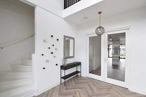 Luxury Villa on the Waterfront With Jetty