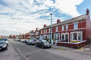 Cushy Apartment in Blackpool near Sea