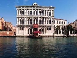 Alluring Apartment in Venice near La Banque