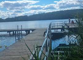 Peaceful Retreat by the Lake