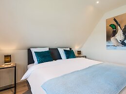 Chic Villa in Comines-warneton With Garden
