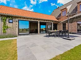 Chic Villa in Comines-warneton With Garden