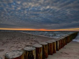 Cottage in Cisowo With Garden