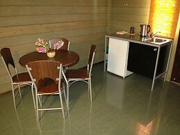 Cottage in Cisowo With Garden