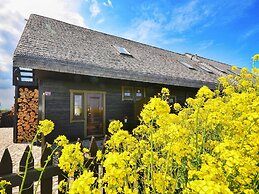Cottage in Cisowo With Garden