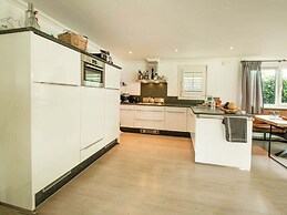 Wonderful Holiday Home nearby Efteling with Private Heated Pool & Hot