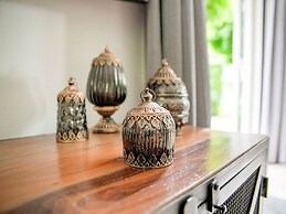 Wonderful Holiday Home nearby Efteling with Private Heated Pool & Hot